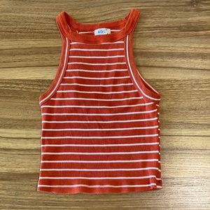 sleeveless tight top with stripes